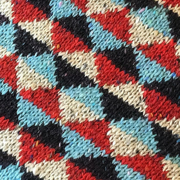 Navachóch Triangles Cushion