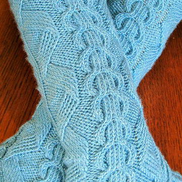 Strahlhorn Long Cabled Mitts