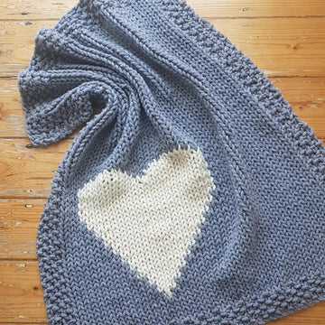 Chunky Heart intarsia crib baby blanket