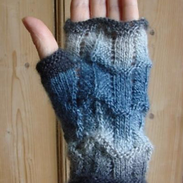 Lacy wavy fingerless mitts