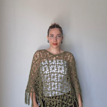 Floresta crochet poncho