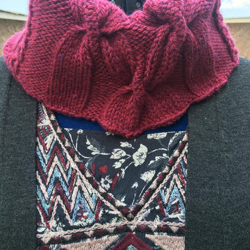 Rich and Deep Cabled Cowl