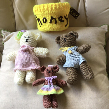 Bear Hug Family living in a honeypot knitting pattern