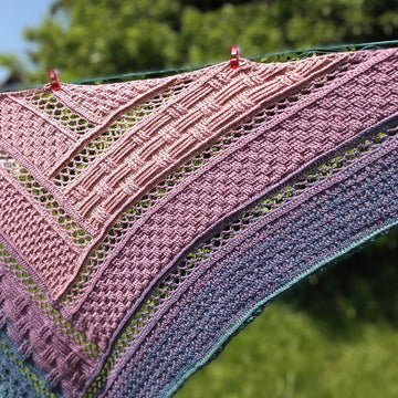 Triangular Scarf "Akaste"