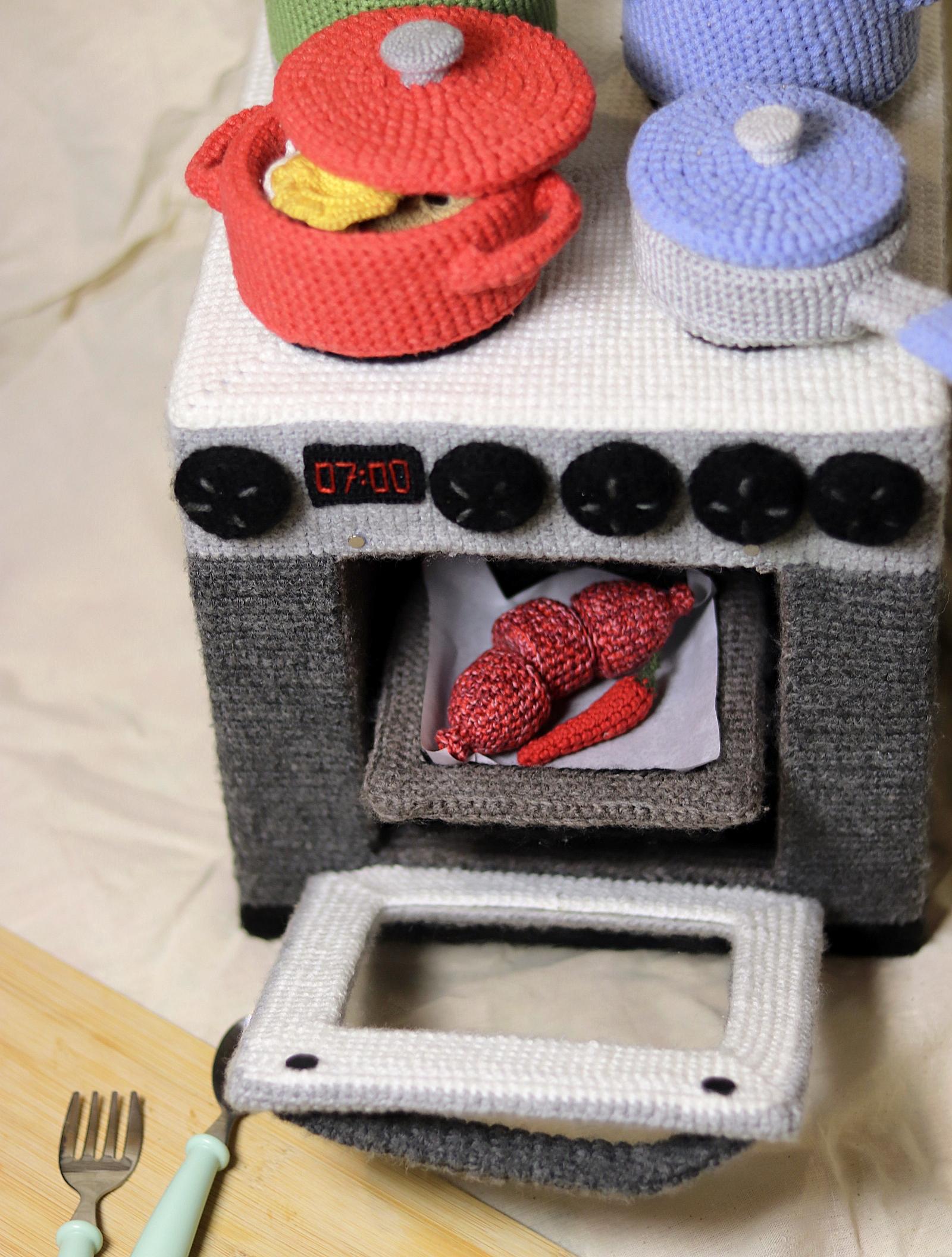PDF Crochet Pattern – Children’s Play Kitchen Stove with Oven (9 x 9 x 9 in)