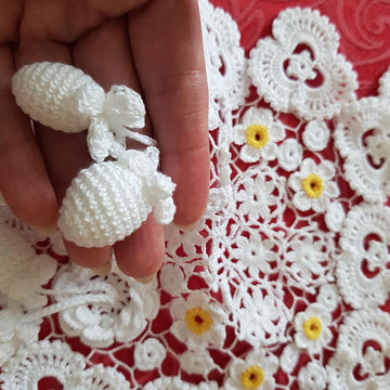 Lace bib for baby