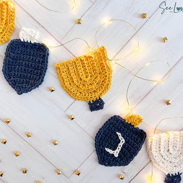 Hanukkah Menorahs & Dreidels Garland