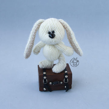 Mini bunny knitting flat