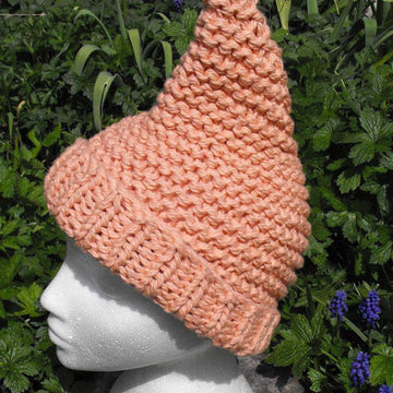 SUPERFAST PEACH PIXIE HAT KNITTING PATTERN - MADMONKEYKNITS