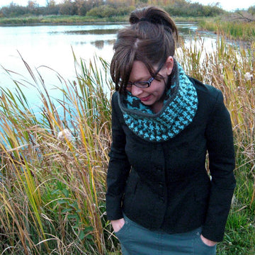 Reversible Houndstooth Cowl