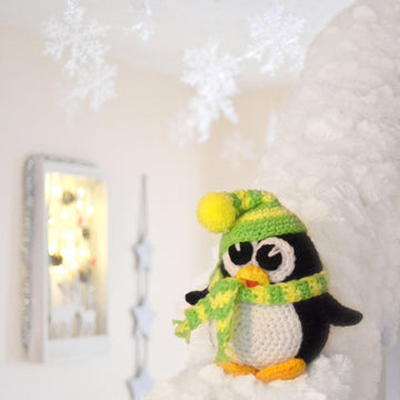Crochet Christmas Penguin Pattern – Bannister & Staircase Decoration, Festive Home Decor (PDF)