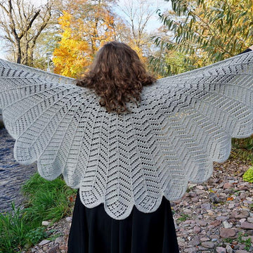 Featherly capelet