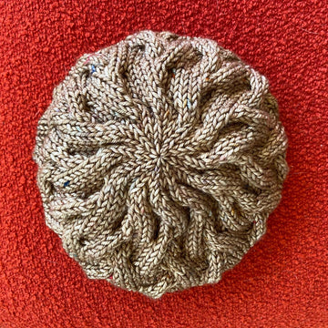 Meander hat