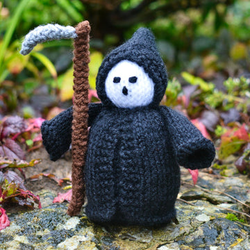 Halloween Dolls Knitting Pattern - Toy Knitting Pattern
