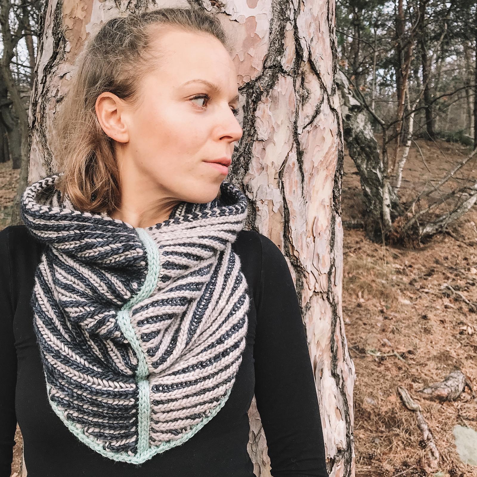 Glowing Dusk Cowl