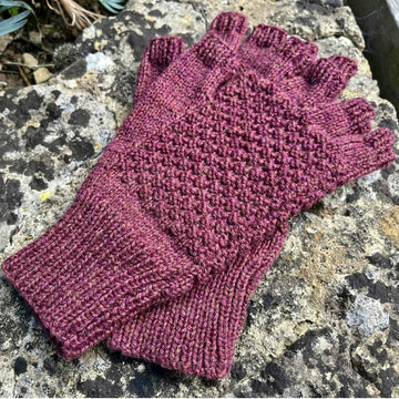 1942 Fingerless Women's Gloves Knitting Pattern - Vintage Knitting Pattern