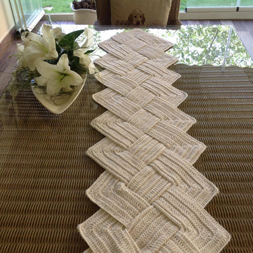 Table Runner N 142