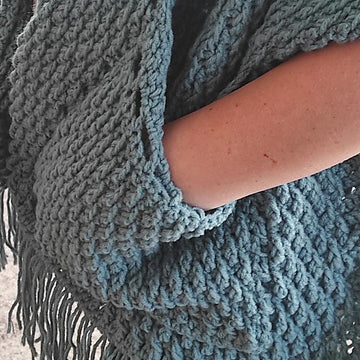 Jovana pocket shawl