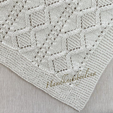 Baby Blanket with Large Diamonds