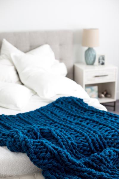 Arm Knit Ribbed Blanket