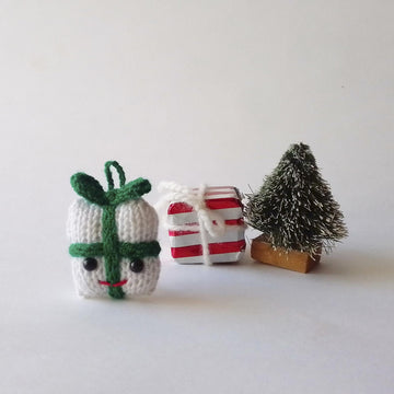 GIFT BOX     (Advent Calendar)