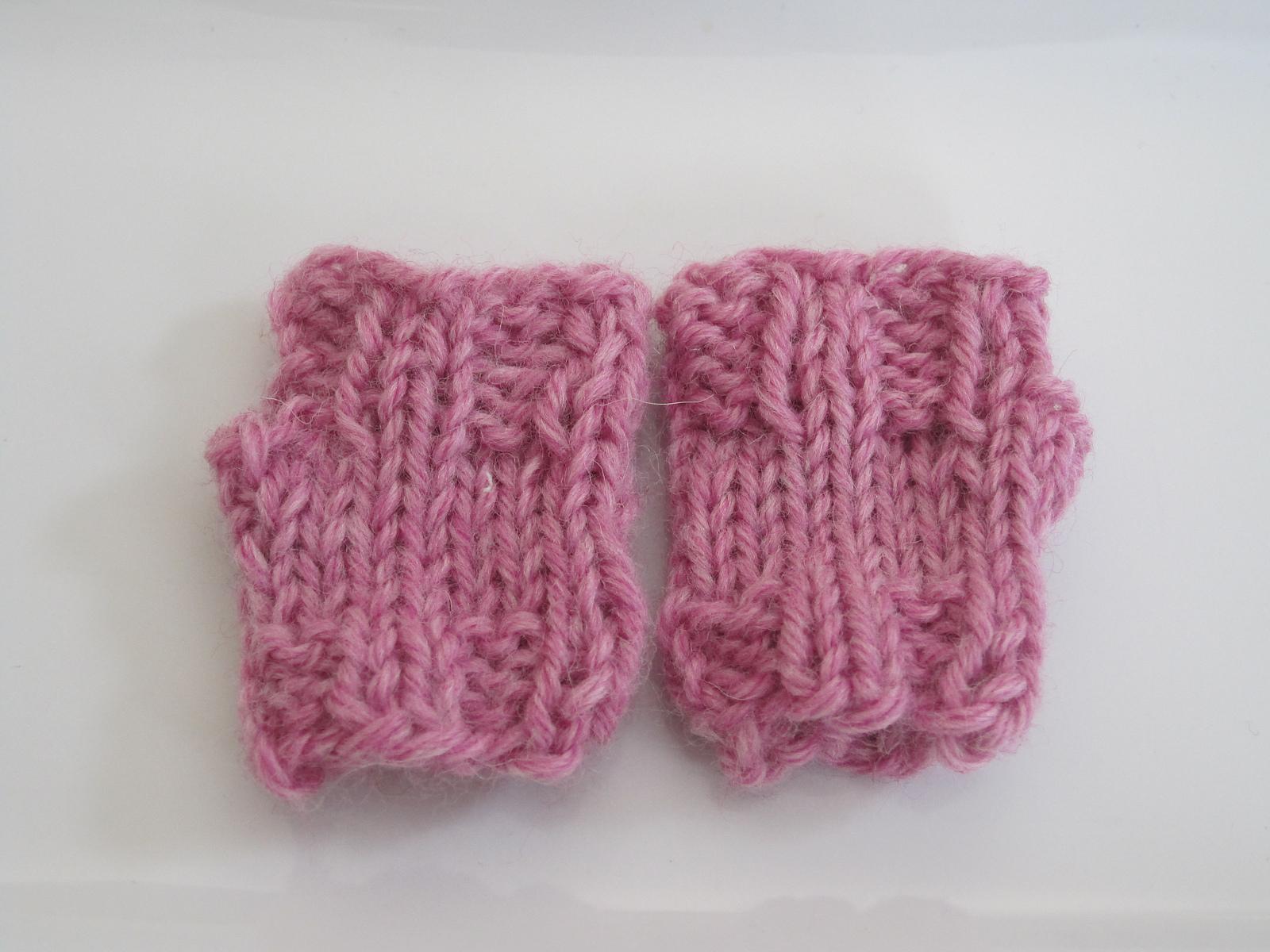 Super-Easy Doll Handwarmers
