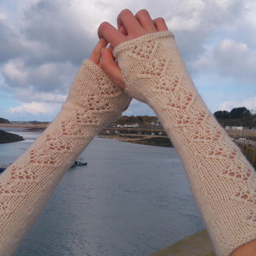 Ladies long fingerless lace and cabled mittens