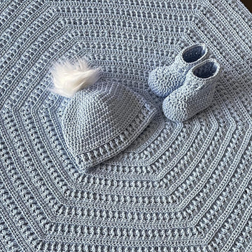 Pegasus Baby Girl & Boy Bootie and Hat Set N 625
