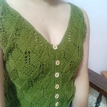 Diamond patterned summer top