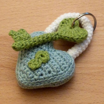 Keychain love lock