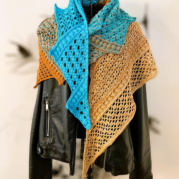 Triangular Scarf "Nesaia"