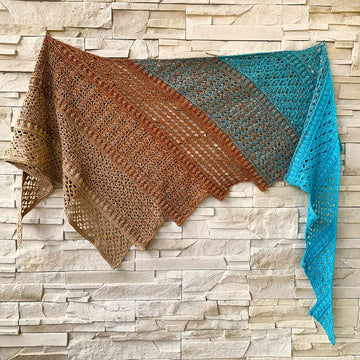 Triangular Scarf "Nesaia"