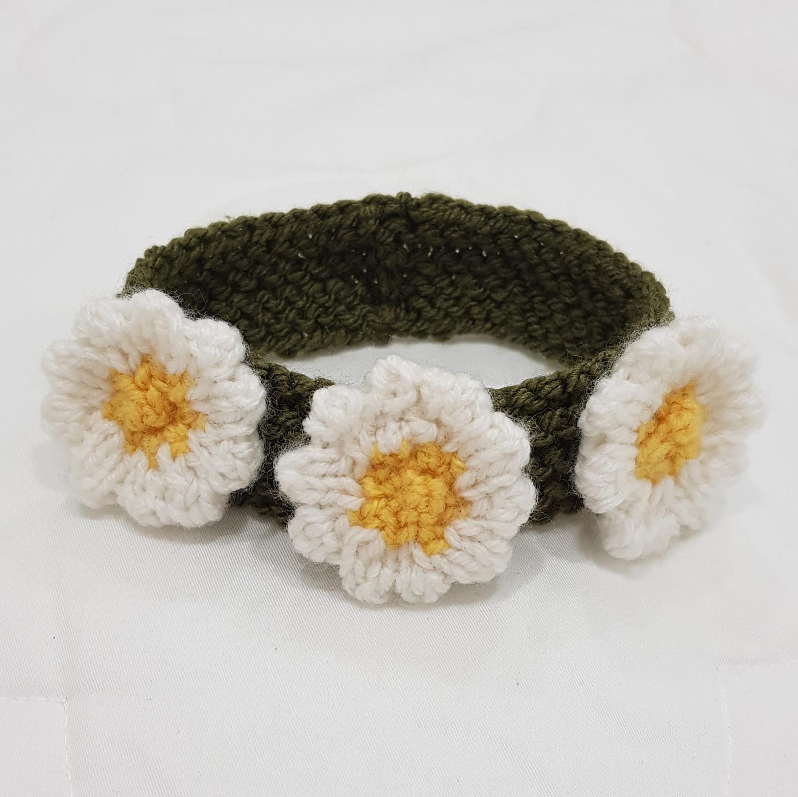 Knitted Daisy Chain Bracelet