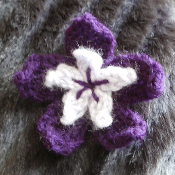 Periwinkle Flower Knitted Brooch