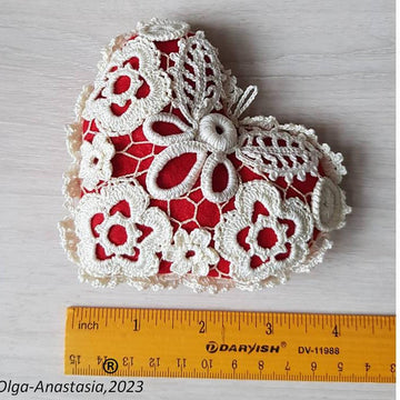 Pillow for needles heart with Irish lace