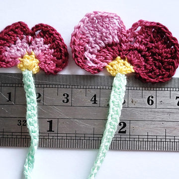Crochet burgundy flower pattern