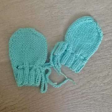 Newborn Knit Baby Mitts