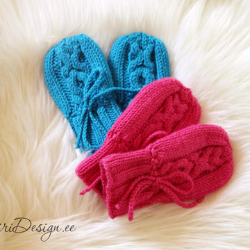 Cabled mittens