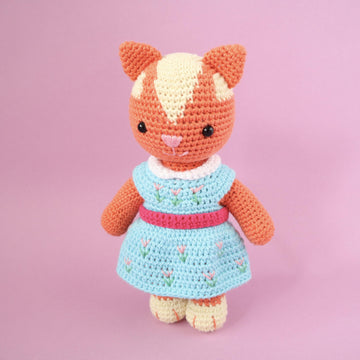 Claudia the Cottage Cat Amigurumi