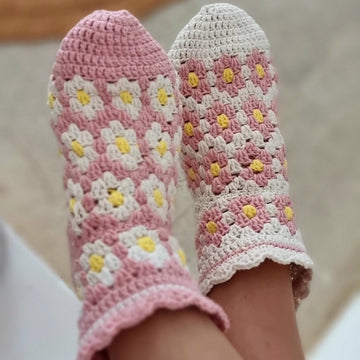 Floral crochet socks for adults and kids crochet pattern S10
