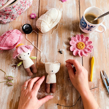 Crochet pattern Klig - The tiny spring flower creature