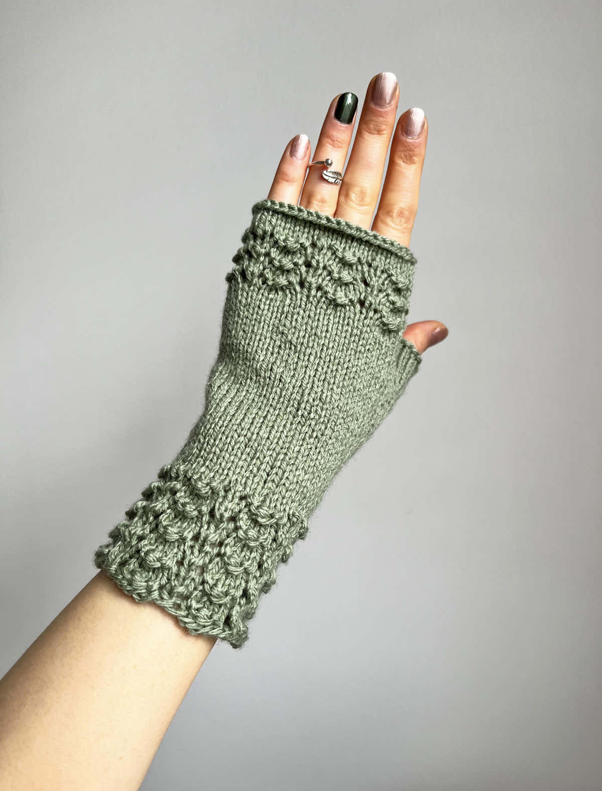 Textured Charm Mitts