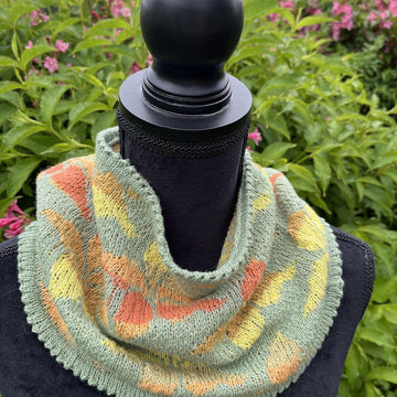 Poinsettia Cowl