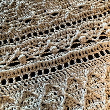 Flat Triangular Scarf "Admete"