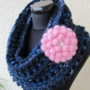 Crochet Cluster Stitch Brooch