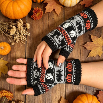 Spooky Halloween Mitts with pumpkins, bats, ghosts and skulls