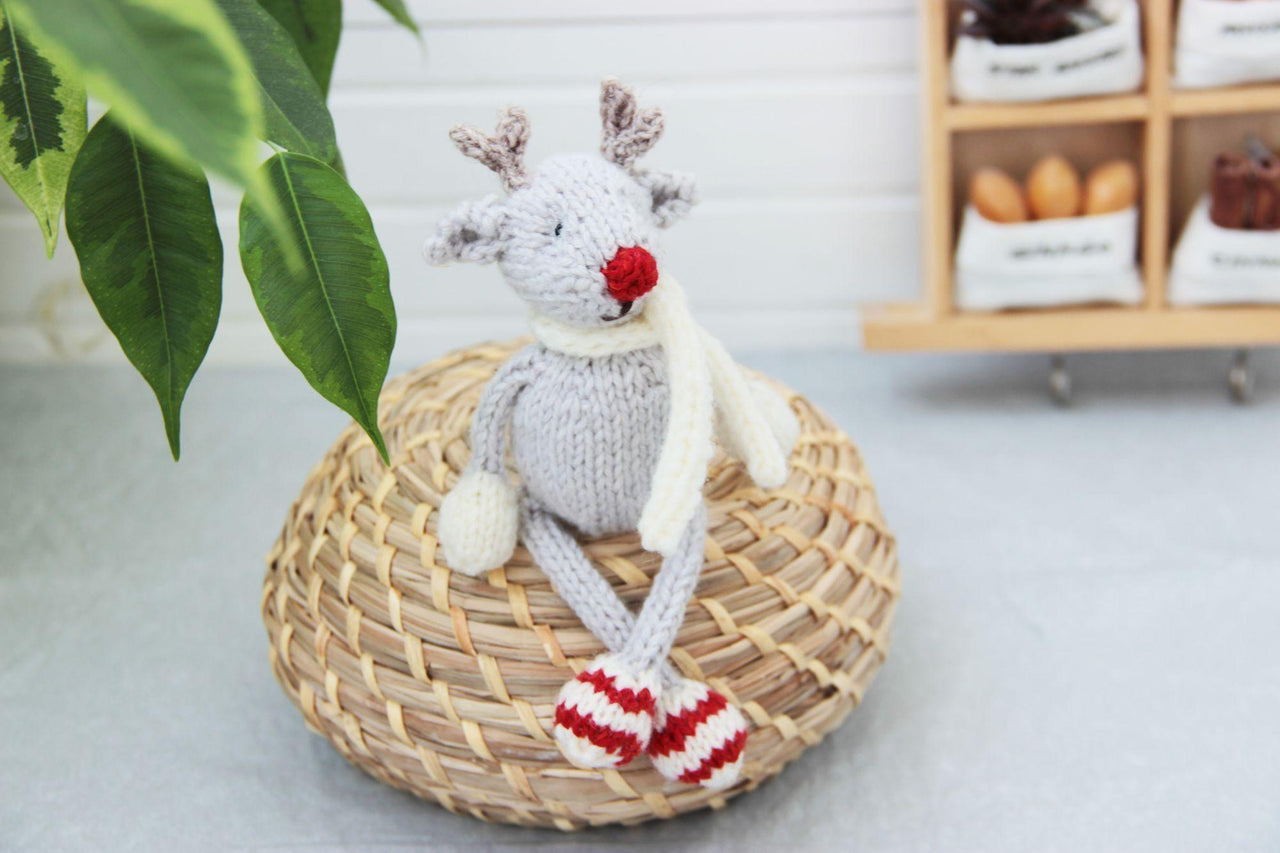 Knitted Deer