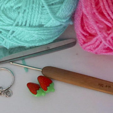 Crochet pattern: keychain little bag