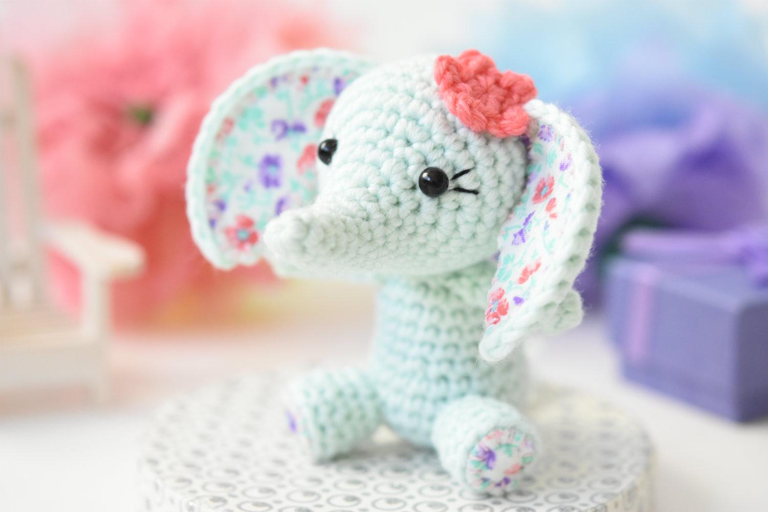 Tiny luck elephant