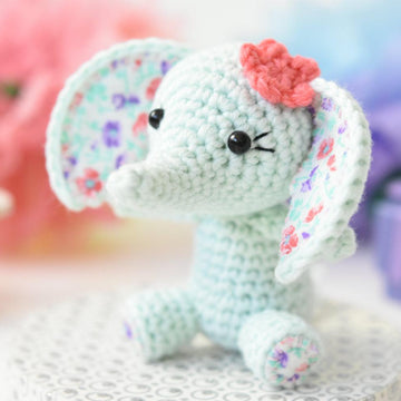 Tiny luck elephant